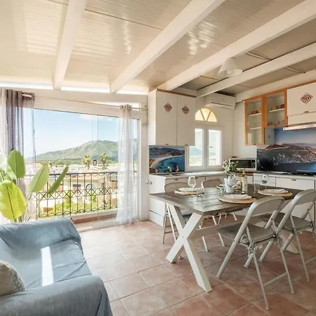 Apartment Blue Sun - Panoramic View & Swimming Pool