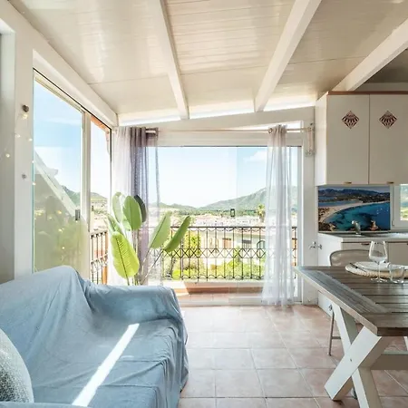 Blue Sun - Panoramic View & Swimming Pool Apartment Villasimius