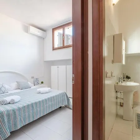 Blue Sun - Panoramic View & Swimming Pool Apartment